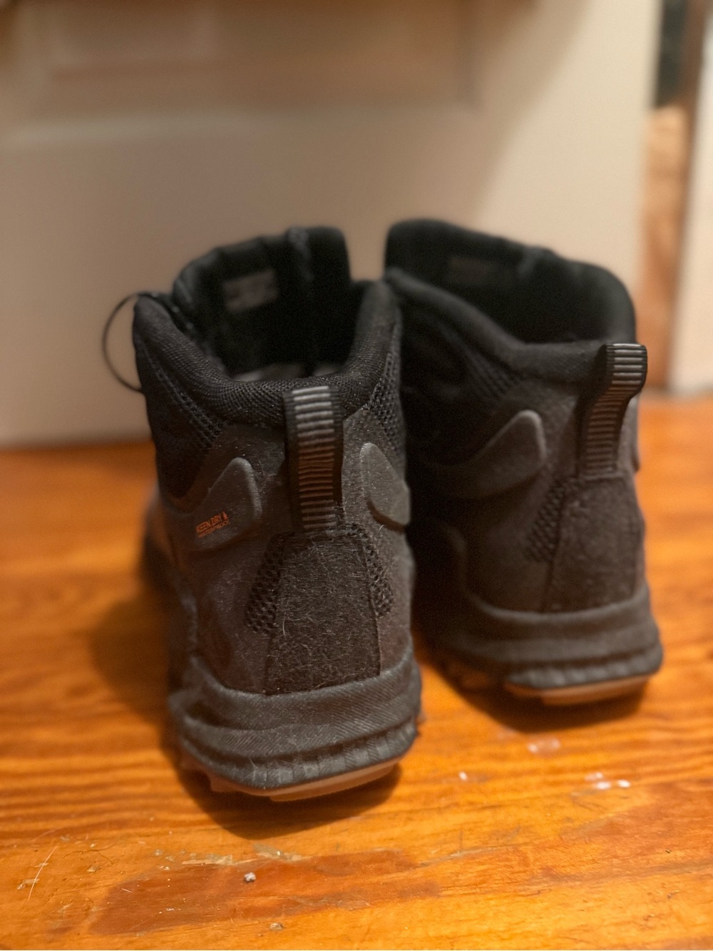 Keen Men's Olive Green and Black Trail Boots - Picture 4 of 9